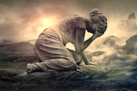 Can Making Friends with Your Pain Erase the Suffering? woman in pain